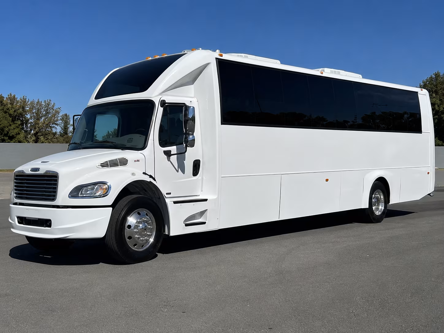 Oakland Birthday, Sweet 16, & Quinceañera Transportation group transportation