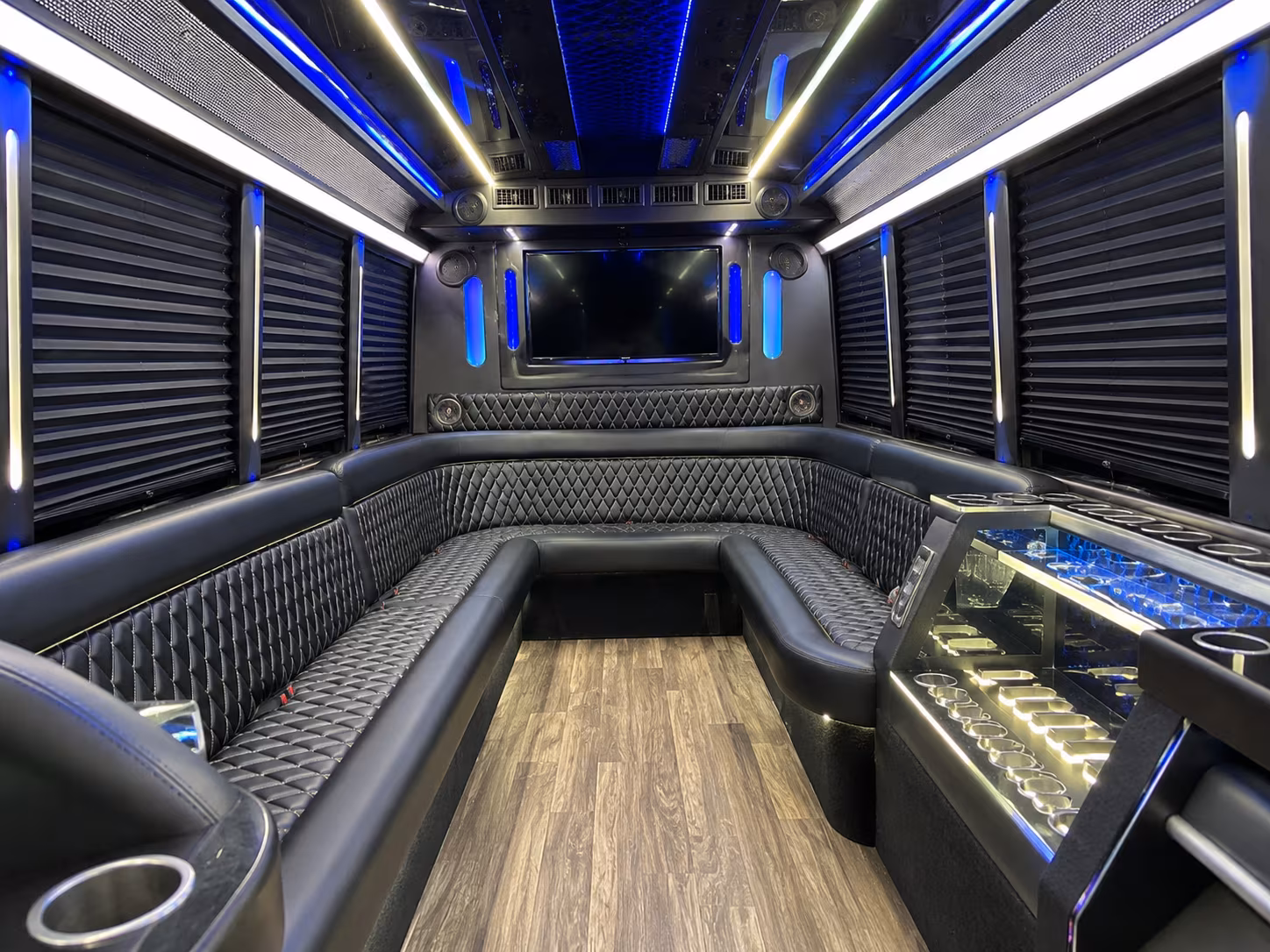 Oakland Birthday, Sweet 16, & Quinceañera Transportation onboard seating